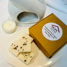 Load image into Gallery viewer, Sandalwood & Black Pepper Wax Melts