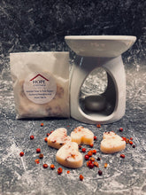 Load image into Gallery viewer, Winter Rose & Pink Pepper Wax Melts